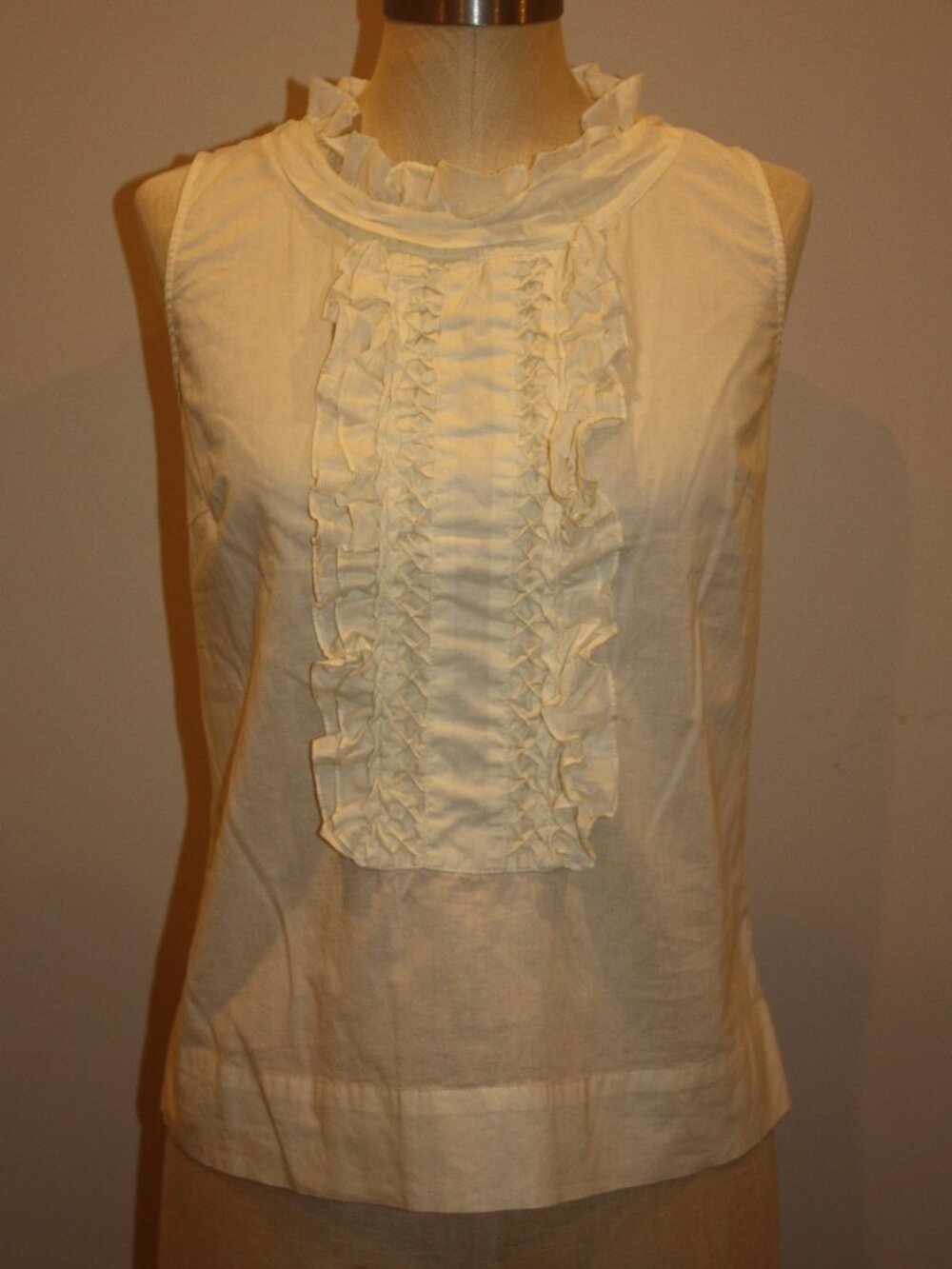 ANTHROPOLOGIE EDME & ESYLLTE IVORY SLEEVELESS RUFFLED TOP SHIRT - 6 MEDIUM